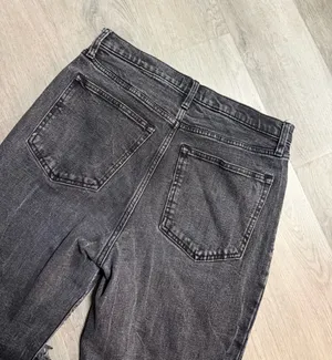 Abercrombie & fitch ultra high rise mom jeans thumbnail 4