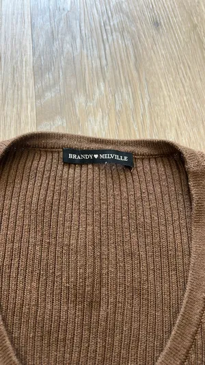 Brandy Melville Long Sleeve Top Brown thumbnail 2