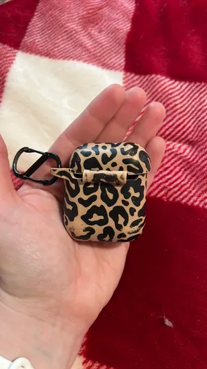 Thread Wallets AirPod Case thumbnail 3