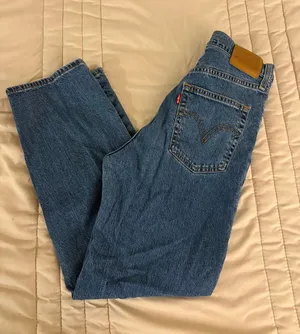 Levi's Women’s Blue Ribcage Straight Ankle Jeans thumbnail 1