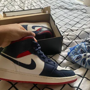 Jordan 1 Mid USA thumbnail 2