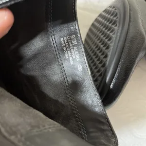 Aerosoles Alaska Black Leather Ankle Boots Heeled Buckle Bootie Womens 9.5 thumbnail 6