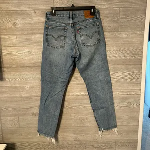 Levi's‎ wedgie size 27 skinny frayed hem button up fly medium wash thumbnail 7