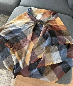 Time and Tru Shawl Poncho thumbnail 1