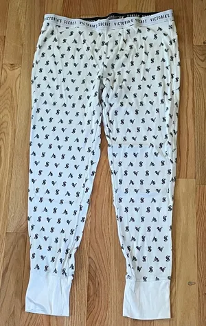 Victoria's Secret Pajama Pants Womens Large White Black Logo Waffle Knit Joggers thumbnail 1