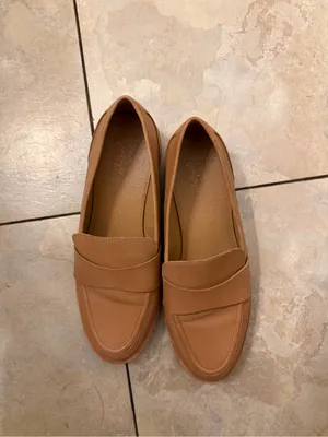 Crown Vintage Women's Tan Slip-On Penny Loafers thumbnail 4