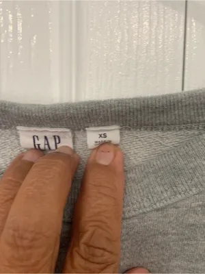 Retro GAP‎ Gray Crewneck Sweatshirt with Rainbow Logo thumbnail 2