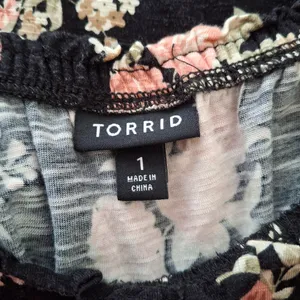 Torrid Sz 1 Floral Black and Pink Women's Top thumbnail 12