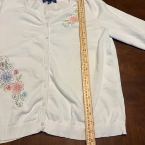 J.G. Hook Cardigan Sweater Womens L White Floral Embroidered Button Front Knit thumbnail 4