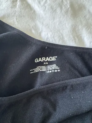Black Garage Top Crop thumbnail 3