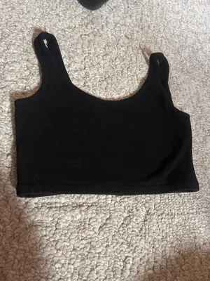 Brandy Melville / John Galt Cropped Tank Top Black thumbnail 2