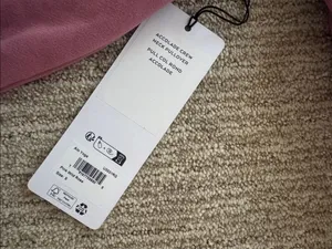ALO Yoga Accolade Crew Neck in Wild Pink Rose thumbnail 2