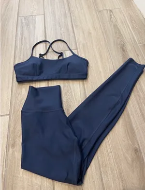 ALO Yoga Navy Set thumbnail 2