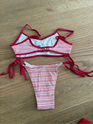 Frankie’s Bikinis set thumbnail 3