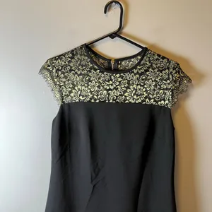 Ted Baker Lorenne Black Lace Sheath Dress US 8 Formal Classic Little Black Dress thumbnail 4