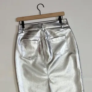 NWT!! AVEC LES FILLES Shimmering Silver Pencil Skirt Metallic Pockets Medium thumbnail 7