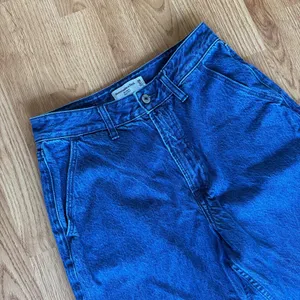 Abercrombie & Fitch Curve Love High Rise Loose Jean Size 26 Short thumbnail 4