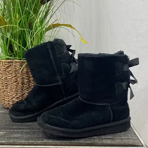 Ugg Black Bailey Bow II 2 Short Calf Winter Boots 7 thumbnail 2
