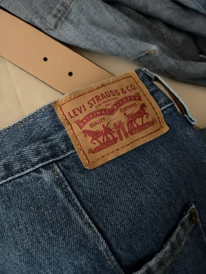 Women's Levi's '94 Baggy Jeans Size 28 thumbnail 5