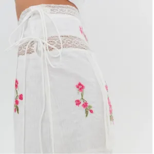 For love and‎ lemons Jolene Embroidered Mini Skirt in White sz M thumbnail 4