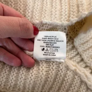 🔥🔥 5/$25 sale 🔥🔥 Simply Southern Cream Cable Knit Cardigan Size Small thumbnail 9