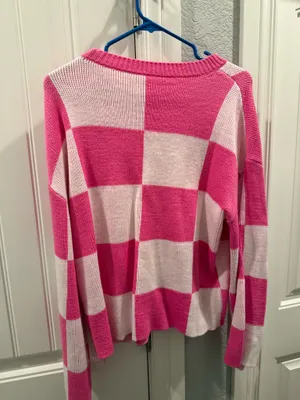 Pink and white sweater thumbnail 2