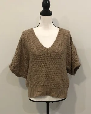 Charlotte Russe Cropped Sweater thumbnail 1