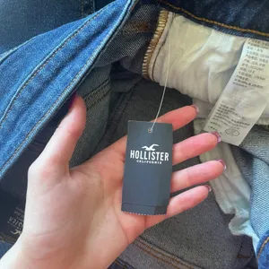 NWT! Hollister Dark Wash Low-Rise Dad Jean Outer Ankle Slit Size 19R W34 L31 thumbnail 3