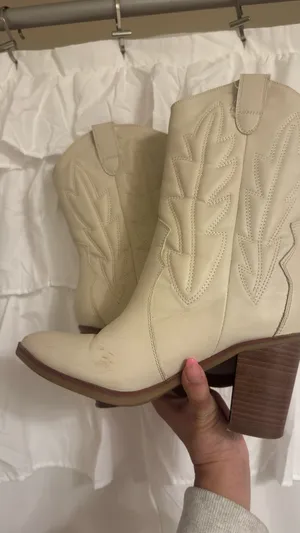 MIA Cowgirl White Boots thumbnail 4