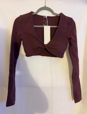 H&M Plum MOVE Twist-Front Long Sleeve Crop Top thumbnail 1