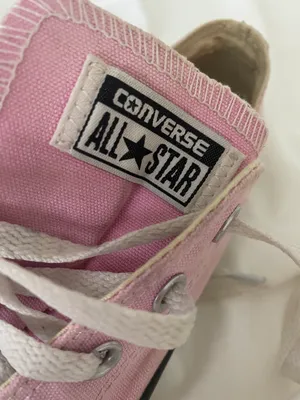 Pink converse thumbnail 2