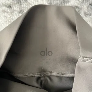 Alo High-Waist Airlift Legging thumbnail 3