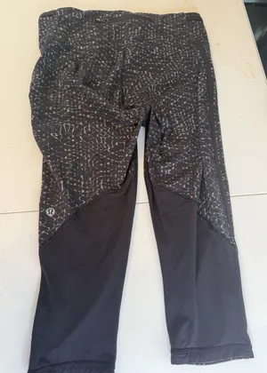 lululemon black gray crop capri mesh leggings mid rise sz 2 thumbnail 1