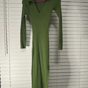 Maternity Dress Forum Green Ribbed Long Sleeve V-Neck Bodycon Dress thumbnail 7