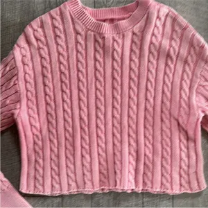 Aerie Size Medium Pink Cable Knit Cropped Sweater. thumbnail 3
