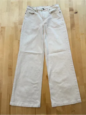 Outlander Denim High-Rise Wide Leg Women’s Jeans in Off-White thumbnail 1
