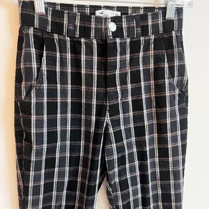 Hollister High Rise Straight Leg Pants Extra Small Pockets Multi Straight Leg thumbnail 3