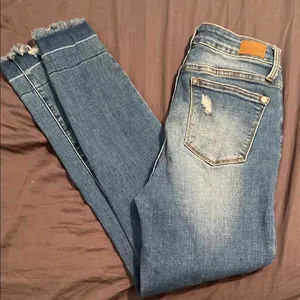 Judy Blue Distressed Skinny Jeans size 9 thumbnail 2
