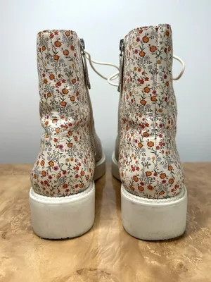 Schutz McKenzie Floral Leather Combat Boots Womens 8B Cream Lace Up Cottagecore thumbnail 4