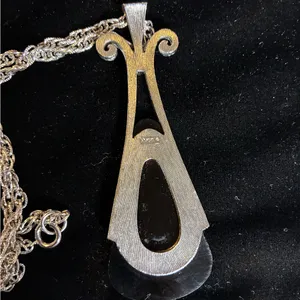 1970's Signed Avon Long Teardrop Pendant Necklace Black & Silver Tone 24" Chain thumbnail 3