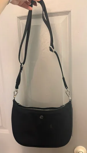 Lululemon Purse thumbnail 1