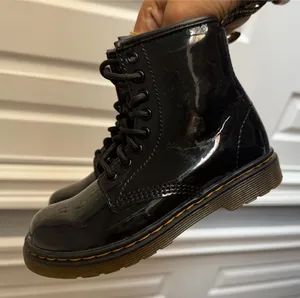Dr. Martens 1460 Boots Black Patent Leather Kids Size: 11 (Youth) thumbnail 9