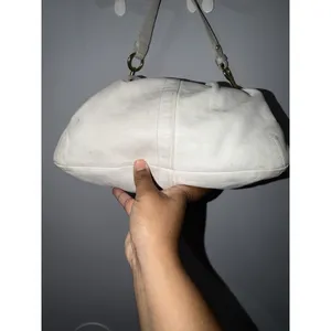 COACH Hampton White, Hobo Bag With Gold Hardware Tone Purse Shoulder Bag‎ 8B15 F thumbnail 4