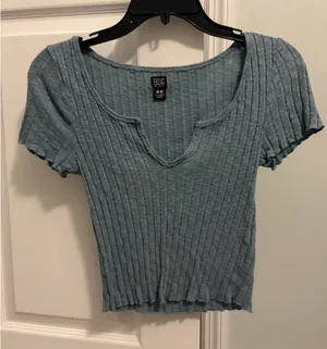 Urban Outfitters Top thumbnail 1