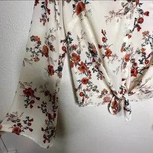 NEW Floral Front Tie Fluted Bell Sleeve Top Size Small thumbnail 6