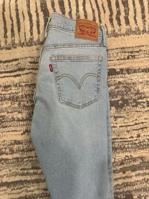 Levi’s Wedgie Straight thumbnail 5