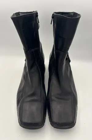 Women’s Clark’s Size 9.5 Black Leather Calf Flat Boots thumbnail 1