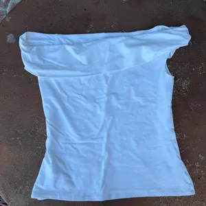 Aritzia contour white off the shoulder top blouse sz s / basically new thumbnail 4
