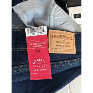 Levi's NWT Women's Size 28W Long Mid-Rise Bootcut Slim Hip & Thigh Jeans thumbnail 8