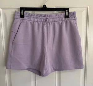 Size 8 Lululemon Solid Dark Lavender Softstreme 4" High-Rise Short thumbnail 1